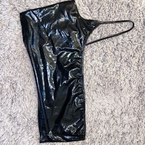 Black crop top!